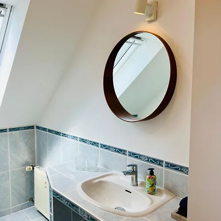 B E D & A G E D E S I G N -large- Wunderschoenes Mit Bad - Rechnungserstellung Fuer Geschaeftsreisende & Firmen *